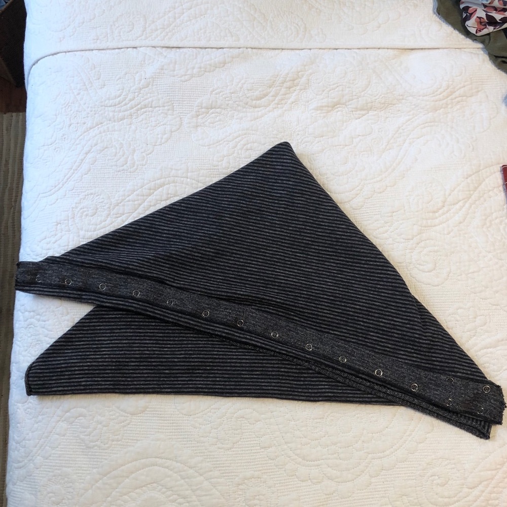 Lululemon Vinyasa infinity scarf - Black/Grey